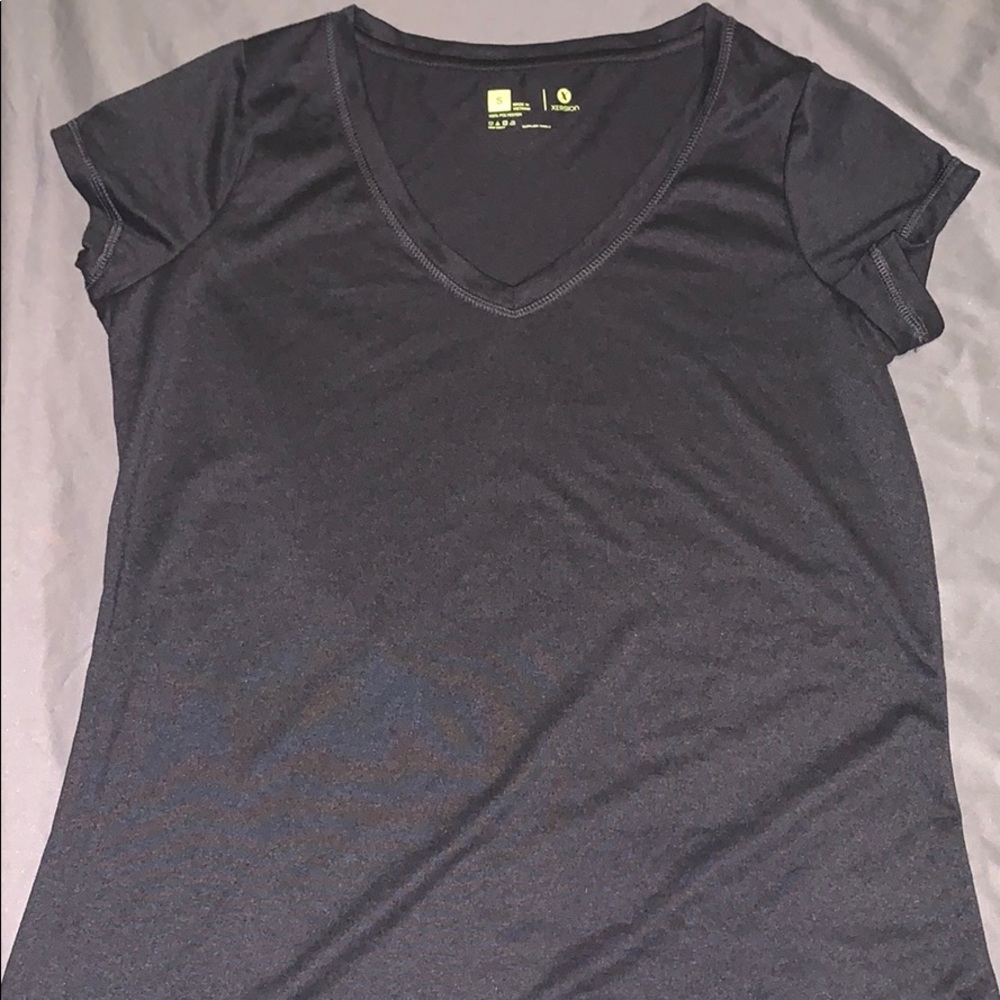 Xersion v-neck t-shirt
